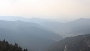 Dieses Bild zeigt eine Webcam-Aufnahme vom Achertal, aufgenommen am Sonntag, den 22.03.2026 um 16:50 Uhr. Die Temperatur betrug 6.8°C.