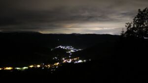 Dieses Bild zeigt eine Webcam-Aufnahme vom Achertal, aufgenommen am Freitag, den 15.05.2026 um 02:30 Uhr. Die Temperatur betrug 3.6°C.