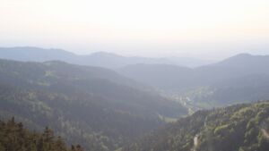 Dieses Bild zeigt eine Webcam-Aufnahme vom Achertal, aufgenommen am Samstag, den 02.05.2026 um 19:10 Uhr. Die Temperatur betrug 19.2°C.