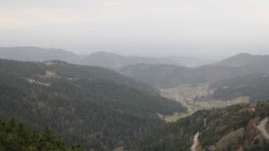 Dieses Bild zeigt eine Webcam-Aufnahme vom Achertal, aufgenommen am Freitag, den 14.11.2025 um 15:00 Uhr. Die Temperatur betrug 16.1°C.