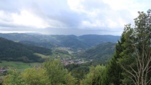 Dieses Bild zeigt eine Webcam-Aufnahme vom Achertal, aufgenommen am Sonntag, den 11.10.2026 um 12:10 Uhr. Die Temperatur betrug 8.8°C.