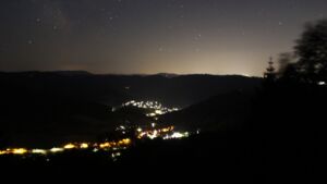 Dieses Bild zeigt eine Webcam-Aufnahme vom Achertal, aufgenommen am Donnerstag, den 25.06.2026 um 02:50 Uhr. Die Temperatur betrug 26°C.