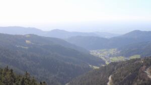 Dieses Bild zeigt eine Webcam-Aufnahme vom Achertal, aufgenommen am Dienstag, den 07.04.2026 um 17:40 Uhr. Die Temperatur betrug 15.1°C.