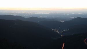 Dieses Bild zeigt eine Webcam-Aufnahme vom Achertal, aufgenommen am Donnerstag, den 12.03.2026 um 19:10 Uhr. Die Temperatur betrug 4.1°C.