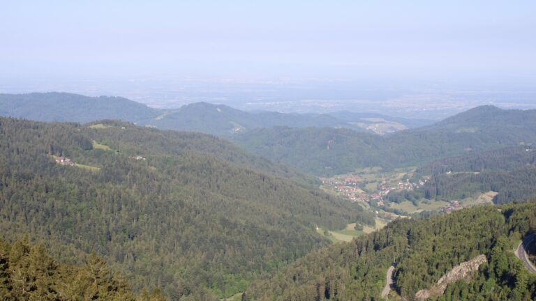 Dieses Bild zeigt eine Webcam-Aufnahme vom Achertal, aufgenommen am Sonntag, den 18.05.2025 um 08:40 Uhr. Die Temperatur betrug 10.7°C.