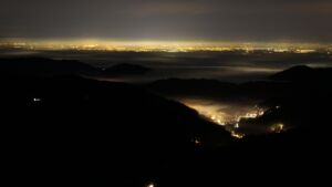 Dieses Bild zeigt eine Webcam-Aufnahme vom Achertal, aufgenommen am Sonntag, den 21.12.2025 um 21:00 Uhr. Die Temperatur betrug 8.4°C.