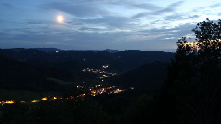 Dieses Bild zeigt eine Webcam-Aufnahme vom Achertal, aufgenommen am Donnerstag, den 17.09.2026 um 20:20 Uhr. Die Temperatur betrug 15.1°C.