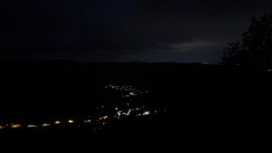 Dieses Bild zeigt eine Webcam-Aufnahme vom Achertal, aufgenommen am Sonntag, den 07.06.2026 um 03:50 Uhr. Die Temperatur betrug 13°C.