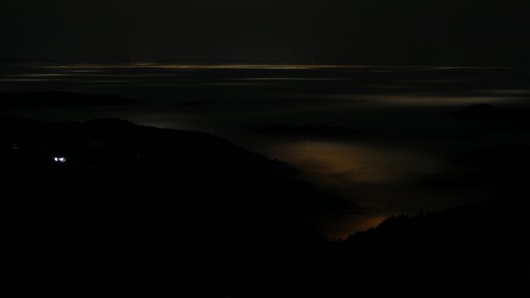 Dieses Bild zeigt eine Webcam-Aufnahme vom Achertal, aufgenommen am Dienstag, den 20.01.2026 um 02:30 Uhr. Die Temperatur betrug 8.9°C.