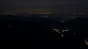 Dieses Bild zeigt eine Webcam-Aufnahme vom Achertal, aufgenommen am Sonntag, den 08.03.2026 um 19:30 Uhr. Die Temperatur betrug 9.2°C.