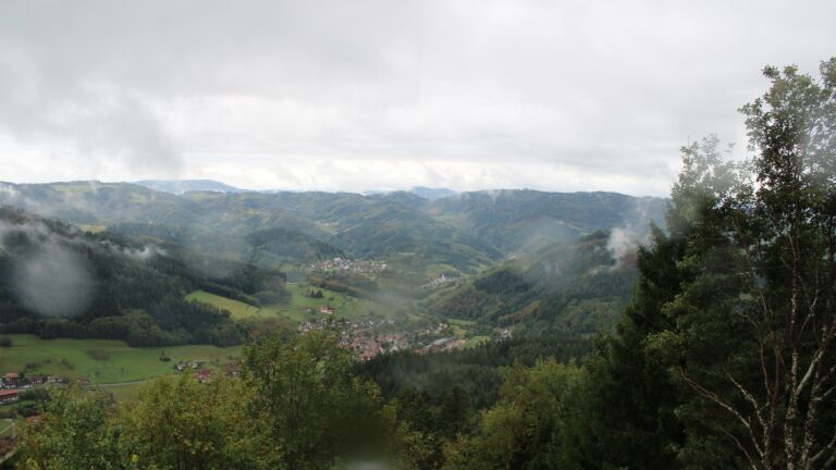 Dieses Bild zeigt eine Webcam-Aufnahme vom Achertal, aufgenommen am Samstag, den 10.10.2026 um 11:50 Uhr. Die Temperatur betrug 8°C.