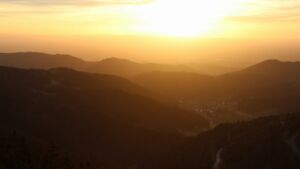 Dieses Bild zeigt eine Webcam-Aufnahme vom Achertal, aufgenommen am Montag, den 06.04.2026 um 19:50 Uhr. Die Temperatur betrug 10.5°C.