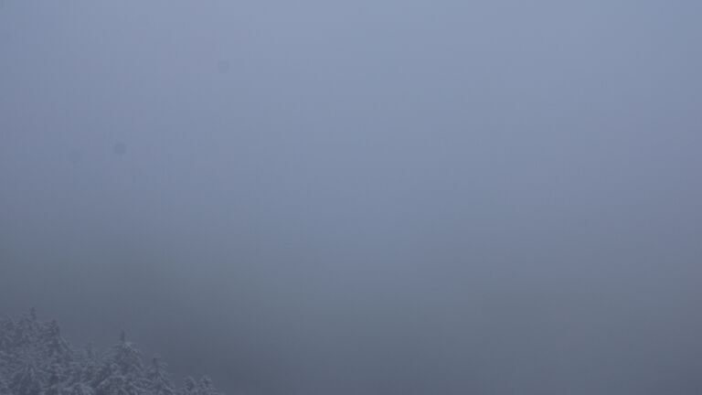 Dieses Bild zeigt eine Webcam-Aufnahme vom Achertal, aufgenommen am Mittwoch, den 26.11.2025 um 10:00 Uhr. Die Temperatur betrug -1.4°C.