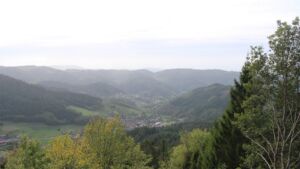 Dieses Bild zeigt eine Webcam-Aufnahme vom Achertal, aufgenommen am Montag, den 26.10.2026 um 12:50 Uhr. Die Temperatur betrug 10.8°C.