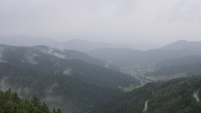 Dieses Bild zeigt eine Webcam-Aufnahme vom Achertal, aufgenommen am Mittwoch, den 04.06.2025 um 12:30 Uhr. Die Temperatur betrug 11.7°C.