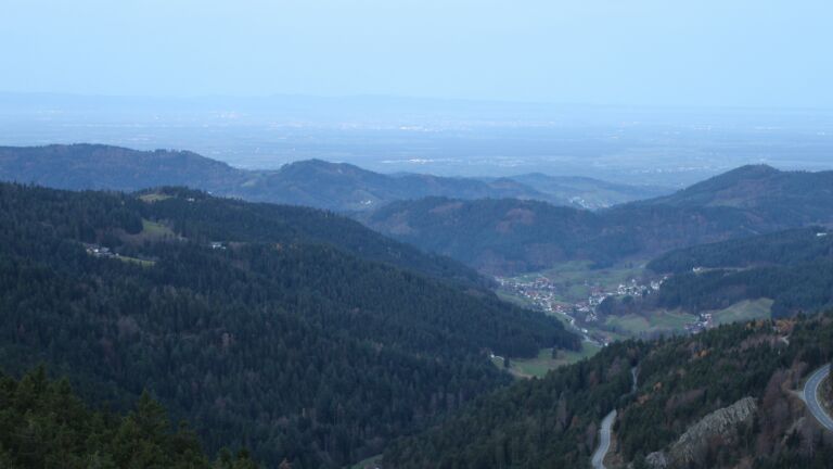 Dieses Bild zeigt eine Webcam-Aufnahme vom Achertal, aufgenommen am Donnerstag, den 13.11.2025 um 07:20 Uhr. Die Temperatur betrug 14.6°C.