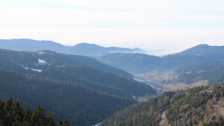 Dieses Bild zeigt eine Webcam-Aufnahme vom Achertal, aufgenommen am Donnerstag, den 22.01.2026 um 14:10 Uhr. Die Temperatur betrug 9.1°C.