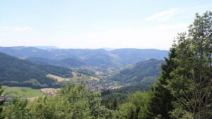 Dieses Bild zeigt eine Webcam-Aufnahme vom Achertal, aufgenommen am Freitag, den 19.06.2026 um 15:30 Uhr. Die Temperatur betrug 34.5°C.