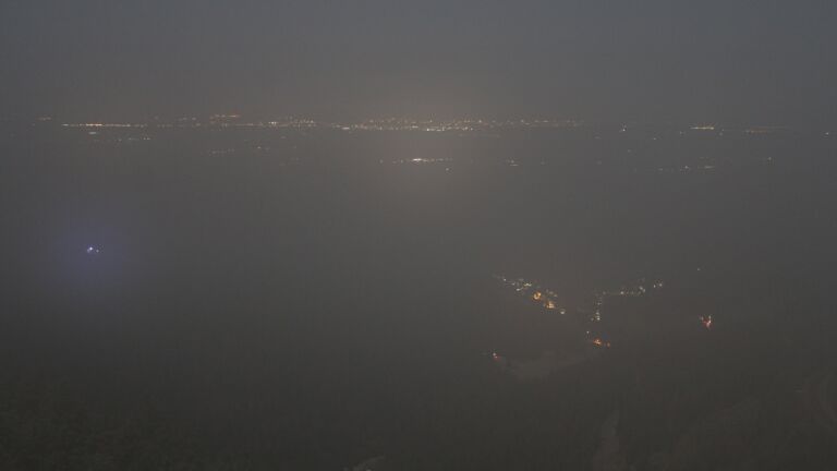 Dieses Bild zeigt eine Webcam-Aufnahme vom Achertal, aufgenommen am Samstag, den 06.12.2025 um 00:00 Uhr. Die Temperatur betrug -0.8°C.