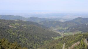 Dieses Bild zeigt eine Webcam-Aufnahme vom Achertal, aufgenommen am Dienstag, den 28.04.2026 um 09:00 Uhr. Die Temperatur betrug 10.1°C.