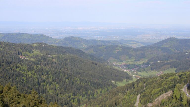 Dieses Bild zeigt eine Webcam-Aufnahme vom Achertal, aufgenommen am Dienstag, den 28.04.2026 um 09:00 Uhr. Die Temperatur betrug 10.1°C.