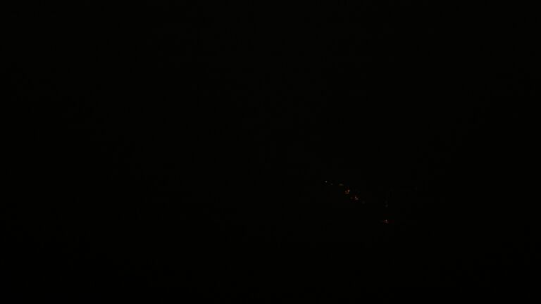 Dieses Bild zeigt eine Webcam-Aufnahme vom Achertal, aufgenommen am Mittwoch, den 01.10.2025 um 00:30 Uhr. Die Temperatur betrug 5.9°C.