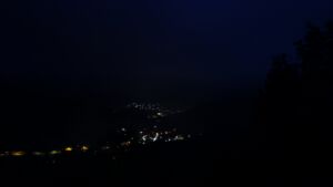Dieses Bild zeigt eine Webcam-Aufnahme vom Achertal, aufgenommen am Montag, den 27.07.2026 um 04:50 Uhr. Die Temperatur betrug 15.3°C.