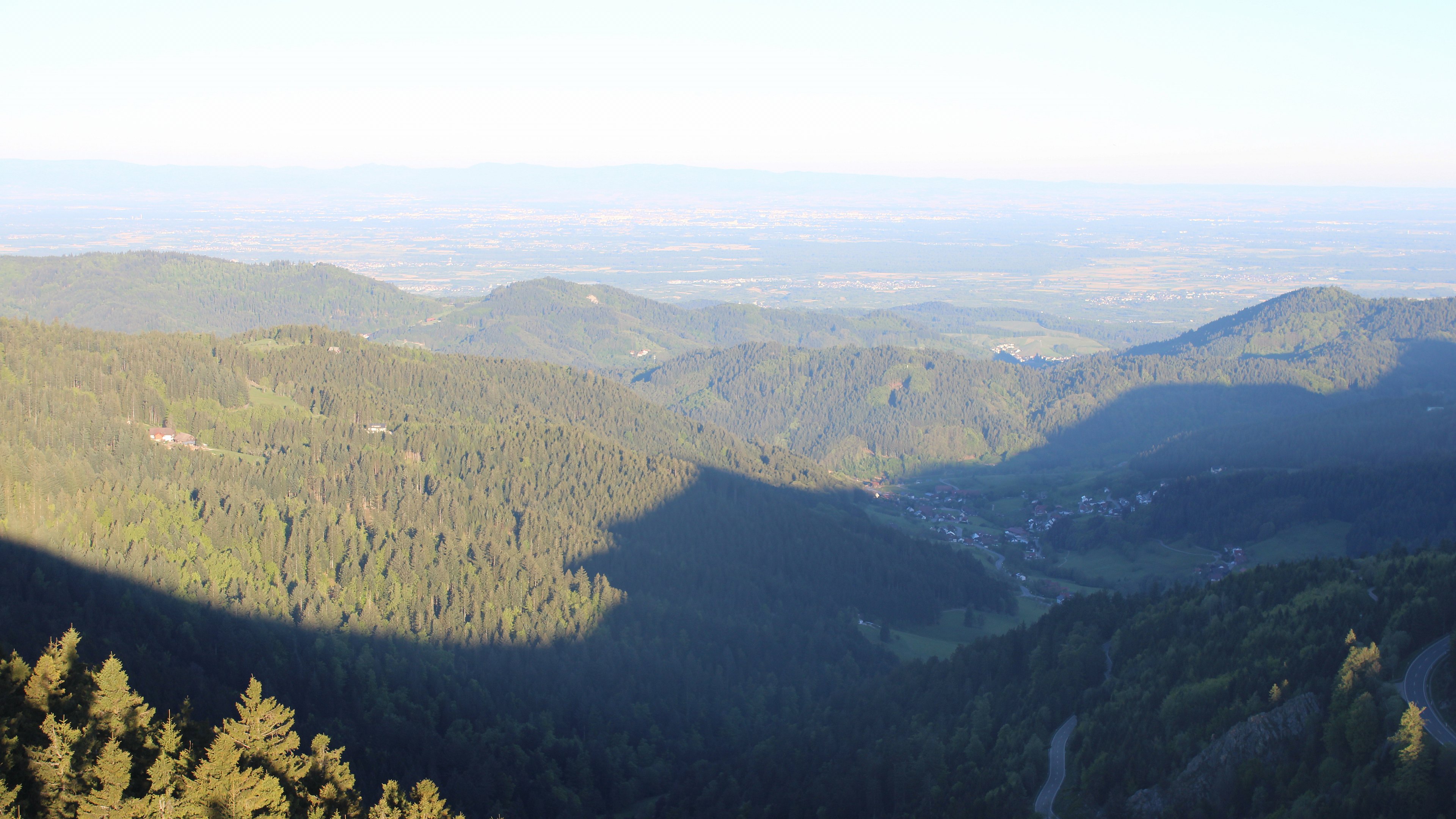Dieses Bild zeigt eine Webcam-Aufnahme vom Achertal, aufgenommen am Freitag, den 01.05.2026 um 07:10 Uhr. Die Temperatur betrug 6.2°C.