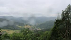 Dieses Bild zeigt eine Webcam-Aufnahme vom Achertal, aufgenommen am Donnerstag, den 04.06.2026 um 18:00 Uhr. Die Temperatur betrug 9.7°C.