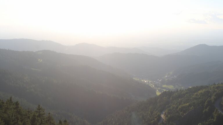 Dieses Bild zeigt eine Webcam-Aufnahme vom Achertal, aufgenommen am Freitag, den 05.09.2025 um 19:10 Uhr. Die Temperatur betrug 11.4°C.