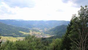 Dieses Bild zeigt eine Webcam-Aufnahme vom Achertal, aufgenommen am Montag, den 27.07.2026 um 15:40 Uhr. Die Temperatur betrug 23.1°C.