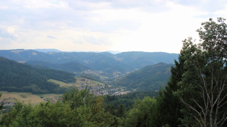 Dieses Bild zeigt eine Webcam-Aufnahme vom Achertal, aufgenommen am Montag, den 17.08.2026 um 18:10 Uhr. Die Temperatur betrug 22°C.