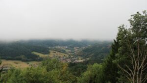 Dieses Bild zeigt eine Webcam-Aufnahme vom Achertal, aufgenommen am Donnerstag, den 20.08.2026 um 09:50 Uhr. Die Temperatur betrug 15.8°C.