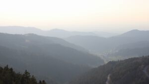 Dieses Bild zeigt eine Webcam-Aufnahme vom Achertal, aufgenommen am Montag, den 23.03.2026 um 17:40 Uhr. Die Temperatur betrug 6.4°C.