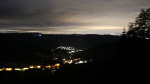 Dieses Bild zeigt eine Webcam-Aufnahme vom Achertal, aufgenommen am Donnerstag, den 04.06.2026 um 03:00 Uhr. Die Temperatur betrug 13.5°C.