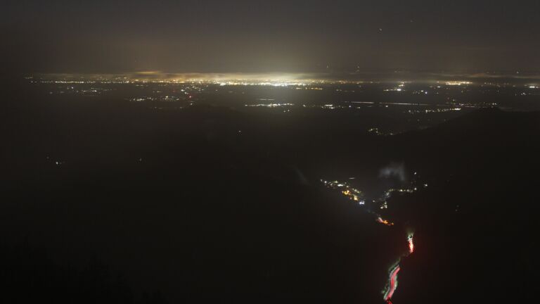 Dieses Bild zeigt eine Webcam-Aufnahme vom Achertal, aufgenommen am Freitag, den 29.08.2025 um 05:20 Uhr. Die Temperatur betrug 9.9°C.