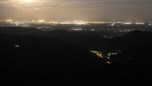 Dieses Bild zeigt eine Webcam-Aufnahme vom Achertal, aufgenommen am Dienstag, den 28.04.2026 um 04:10 Uhr. Die Temperatur betrug 9.9°C.