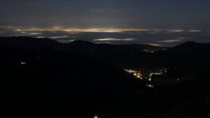 Dieses Bild zeigt eine Webcam-Aufnahme vom Achertal, aufgenommen am Sonntag, den 08.02.2026 um 04:00 Uhr. Die Temperatur betrug 3.1°C.