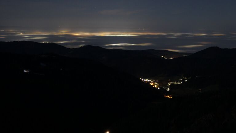 Dieses Bild zeigt eine Webcam-Aufnahme vom Achertal, aufgenommen am Sonntag, den 08.02.2026 um 04:00 Uhr. Die Temperatur betrug 3.1°C.