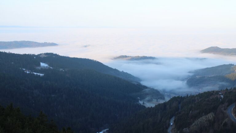 Dieses Bild zeigt eine Webcam-Aufnahme vom Achertal, aufgenommen am Montag, den 19.01.2026 um 09:00 Uhr. Die Temperatur betrug 3.7°C.