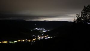 Dieses Bild zeigt eine Webcam-Aufnahme vom Achertal, aufgenommen am Freitag, den 15.05.2026 um 03:40 Uhr. Die Temperatur betrug 3.4°C.