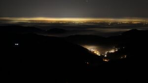 Dieses Bild zeigt eine Webcam-Aufnahme vom Achertal, aufgenommen am Sonntag, den 28.12.2025 um 06:10 Uhr. Die Temperatur betrug 1.2°C.