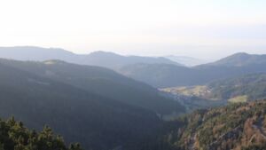 Dieses Bild zeigt eine Webcam-Aufnahme vom Achertal, aufgenommen am Mittwoch, den 17.12.2025 um 15:10 Uhr. Die Temperatur betrug 6.8°C.