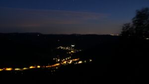 Dieses Bild zeigt eine Webcam-Aufnahme vom Achertal, aufgenommen am Samstag, den 13.06.2026 um 23:00 Uhr. Die Temperatur betrug 17.7°C.