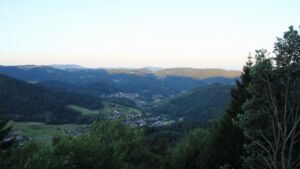 Dieses Bild zeigt eine Webcam-Aufnahme vom Achertal, aufgenommen am Sonntag, den 12.07.2026 um 06:10 Uhr. Die Temperatur betrug 19°C.