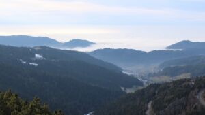 Dieses Bild zeigt eine Webcam-Aufnahme vom Achertal, aufgenommen am Donnerstag, den 22.01.2026 um 15:30 Uhr. Die Temperatur betrug 6.9°C.