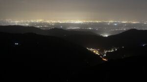 Dieses Bild zeigt eine Webcam-Aufnahme vom Achertal, aufgenommen am Montag, den 09.03.2026 um 19:50 Uhr. Die Temperatur betrug 8.9°C.