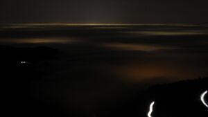 Dieses Bild zeigt eine Webcam-Aufnahme vom Achertal, aufgenommen am Montag, den 22.12.2025 um 19:00 Uhr. Die Temperatur betrug 6.8°C.