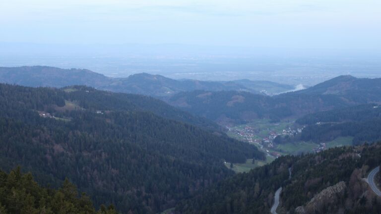 Dieses Bild zeigt eine Webcam-Aufnahme vom Achertal, aufgenommen am Donnerstag, den 09.04.2026 um 07:00 Uhr. Die Temperatur betrug 11.4°C.
