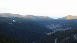 Dieses Bild zeigt eine Webcam-Aufnahme vom Achertal, aufgenommen am Sonntag, den 08.02.2026 um 08:20 Uhr. Die Temperatur betrug 2.4°C.